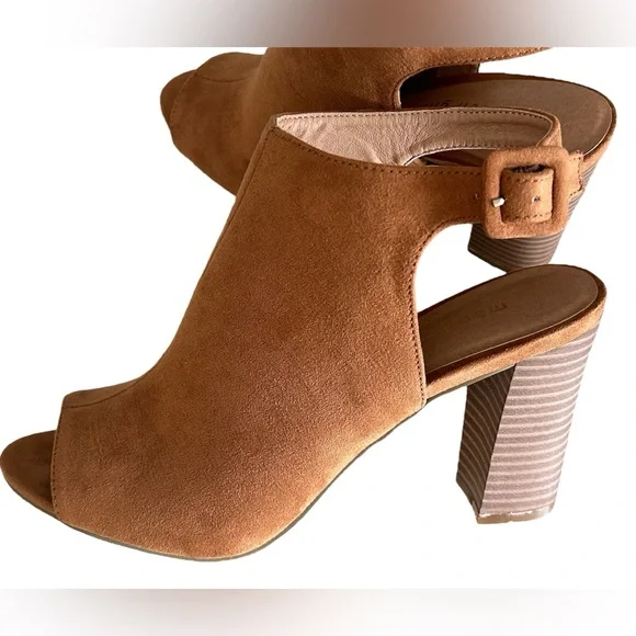 Madden Girl Beckkie Camel Brown Suede Peep Toe Heels Ankle Booties in Size 7.5 - Picture 5 of 9